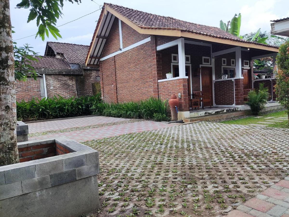 Genthong Homestay Magelang Eksteriør bilde