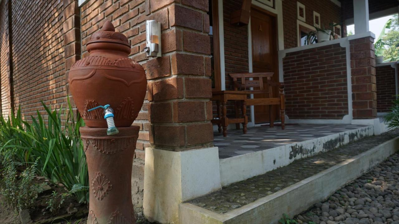 Genthong Homestay Magelang Eksteriør bilde