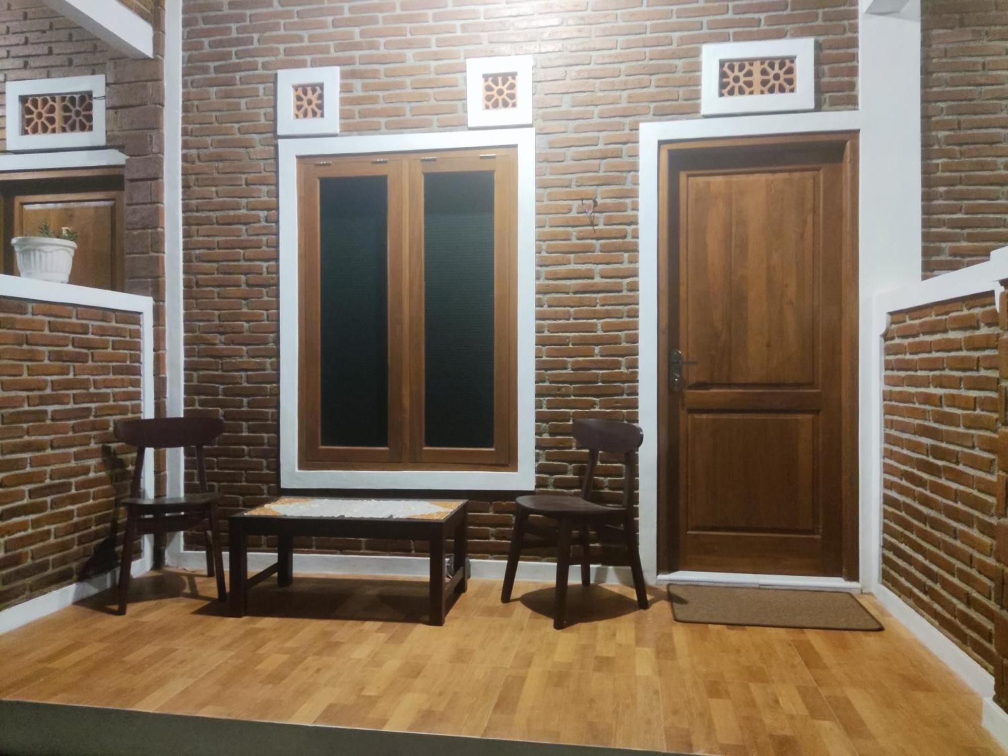 Genthong Homestay Magelang Eksteriør bilde