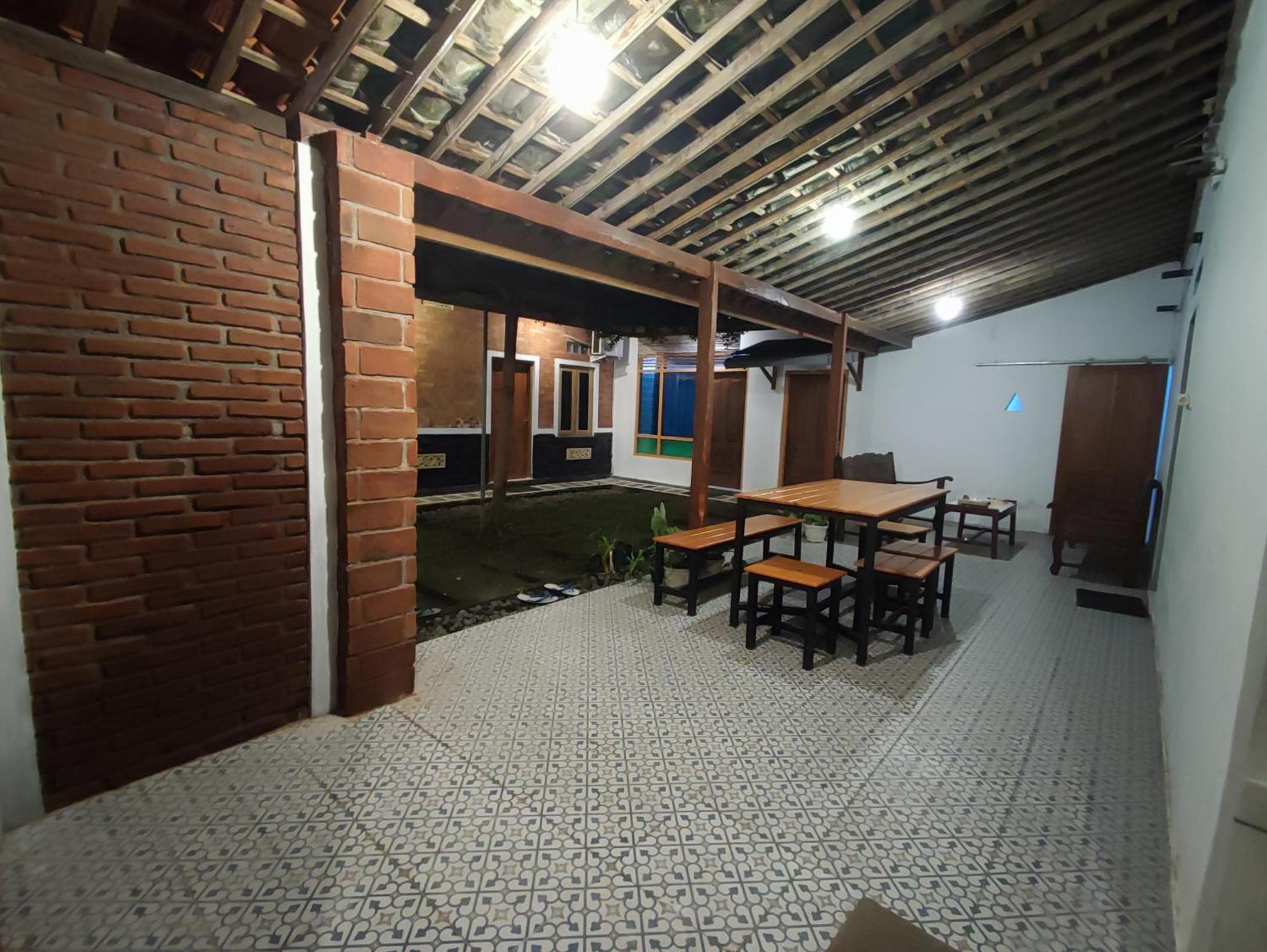 Genthong Homestay Magelang Eksteriør bilde
