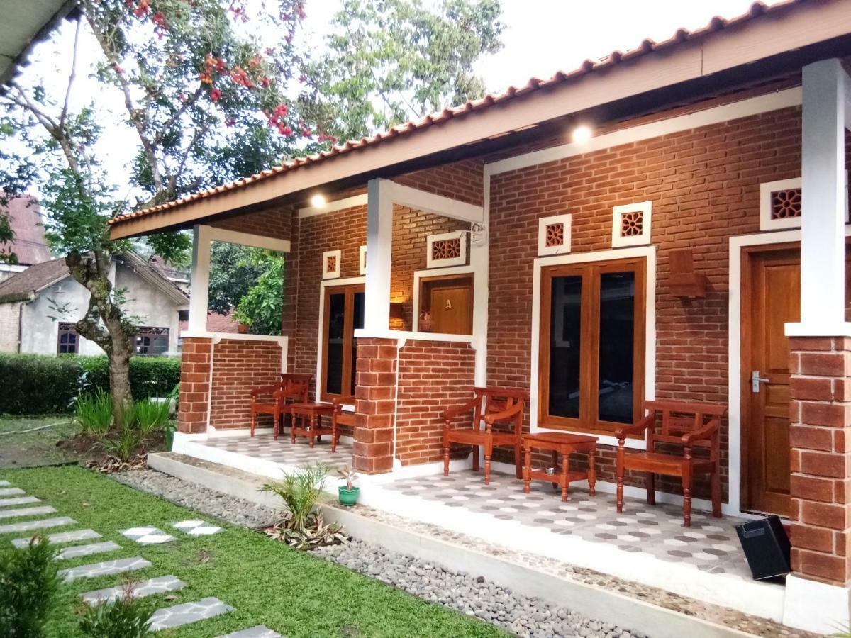 Genthong Homestay Magelang Eksteriør bilde